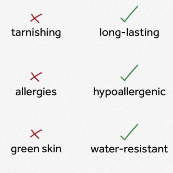 New bow ring 14k gold plating with Swarovski crystals 
Perfect for stacking - Picture 5 of 5